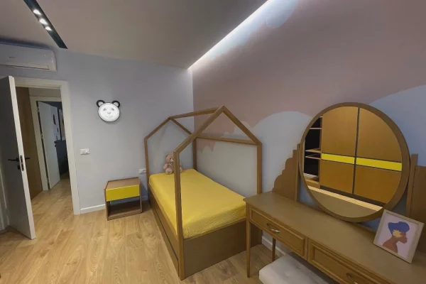 Shtepi me qera Apartament ne Tirane, 2+1, Mobilimi E mobiluar, Pagesa 1,200  Euro.