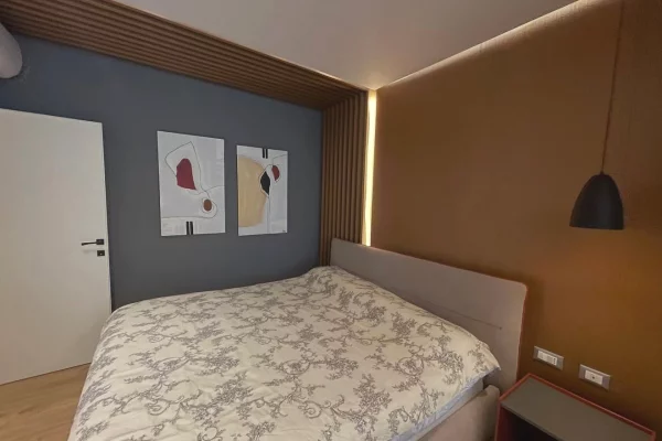 Shtepi me qera Apartament ne Tirane, 2+1, Mobilimi E mobiluar, Pagesa 1,200  Euro.