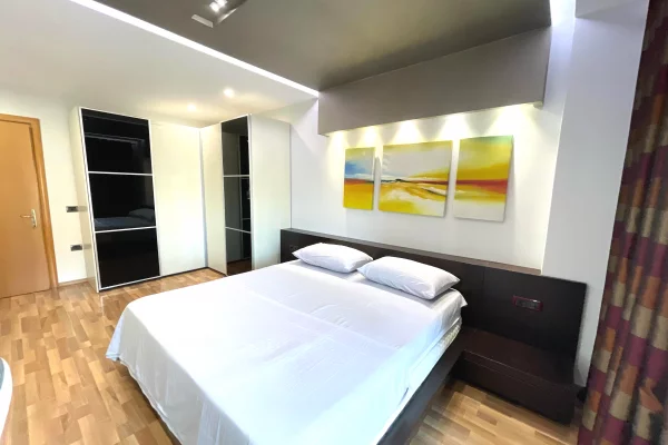 Shtepi me qera Apartament ne Tirane, 2+1, Mobilimi E mobiluar, Pagesa 1,000  Euro.