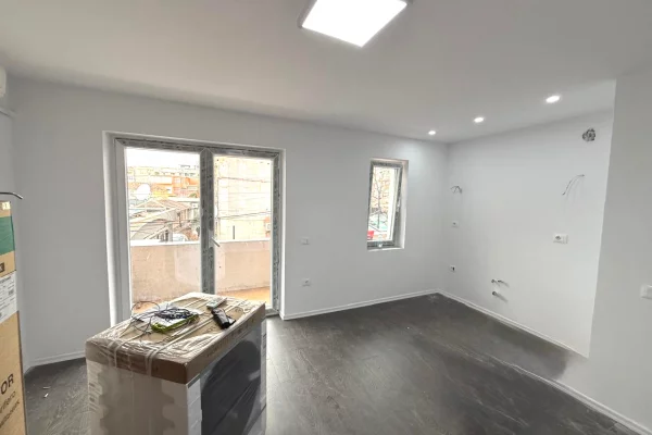 Ambient biznesi me qera 3+1 ne Tirane - 550 Euro