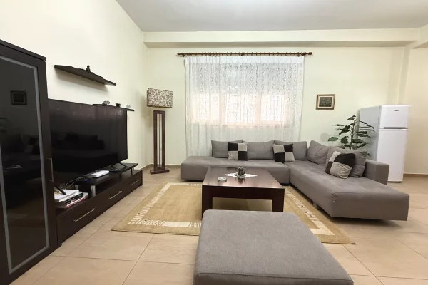 JAPIM APARTAMENT 2+1+2 ne QENDER TE TIRANES !