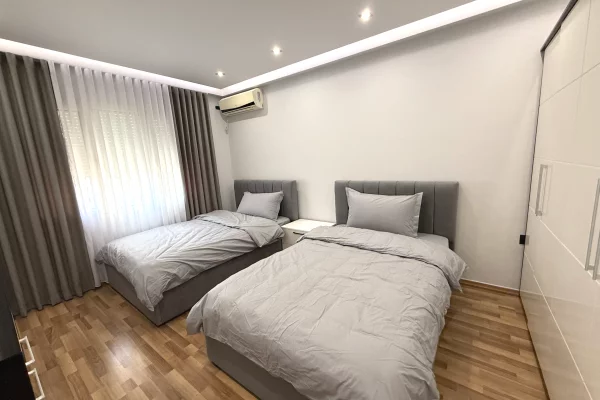 Shtepi me qera Apartament ne Tirane, 2+1, Mobilimi E mobiluar, Pagesa 1,500  Euro.