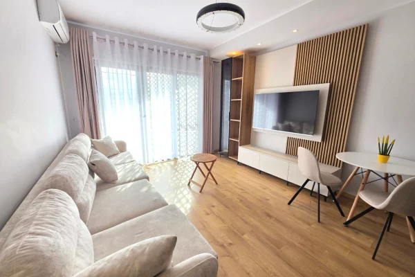 Shtepi me qera 1+1 ne Tirane - 700 Euro