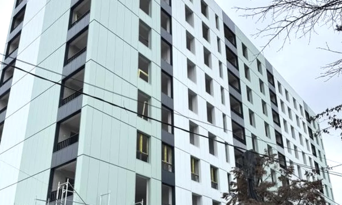 Shtepi ne shitje Apartament ne Tirane, 3+1, Mobilimi Bosh, pa mobiluar, Pagesa 172,000  Euro.