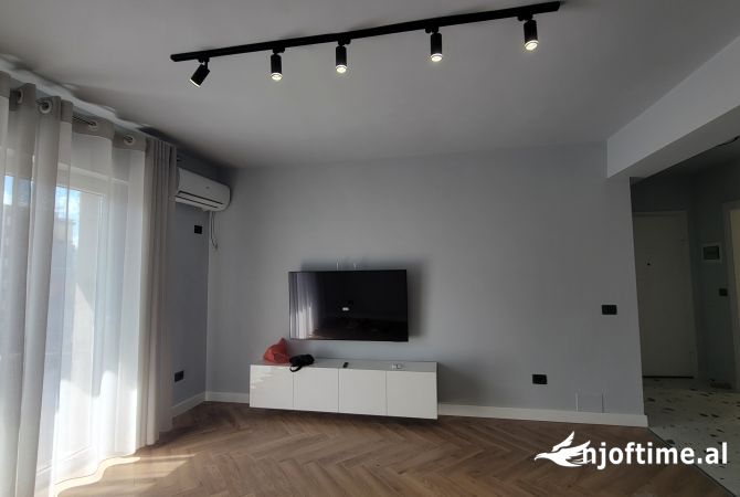 Shtepi me qera 1+1 ne Tirane - 650 Euro
