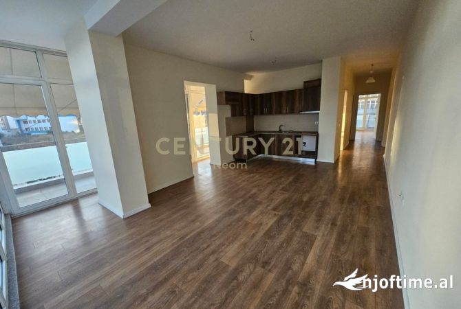 Shtepi me qera 3+1 ne Tirane - 1,500 Euro