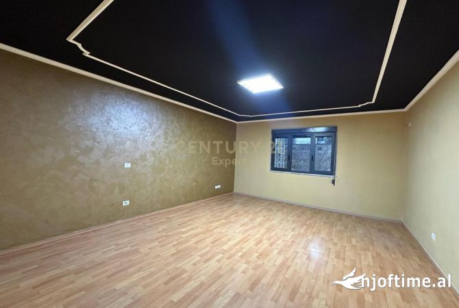 Shtepi me qera 3+1 ne Tirane - 1,300 Euro