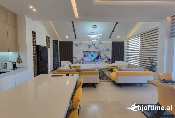Casa in affitto 4+1 a Tirana - 3,500 Euro