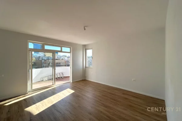 Shtepi me qera 2+1 ne Tirane - 900 Euro