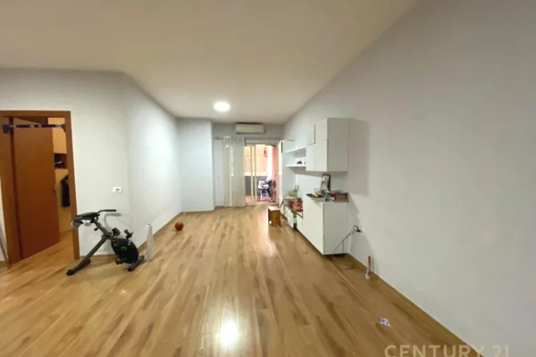 Shtepi me qera 2+1 ne Tirane - 550 Euro