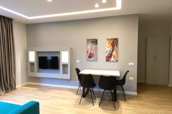 Shtepi me qera 2+1 ne Tirane - 700 Euro