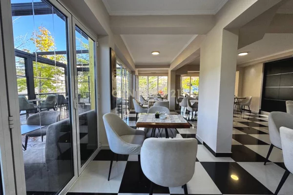 Ambient biznesi me qera 5+1 ne Tirane - 3,500 Euro