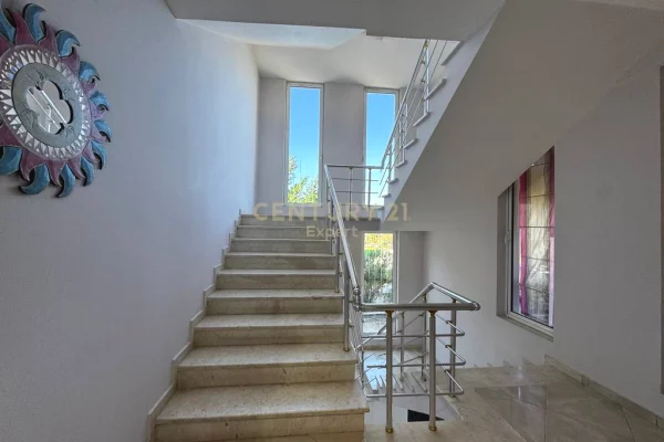 JAPIM ME QIRA HOTEL BAR RESTAURANT