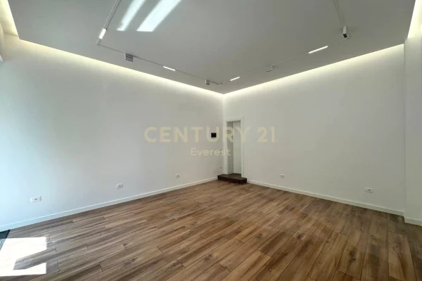 Ambient biznesi me qera 1+1 ne Tirane - 800 Euro