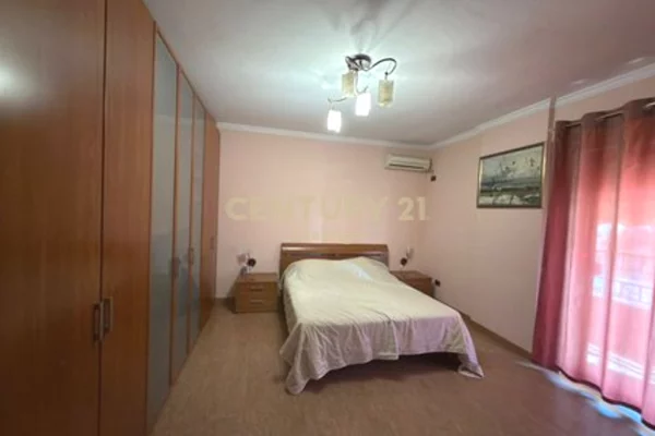 Shtepi me qera 2+1 ne Tirane - 800 Euro