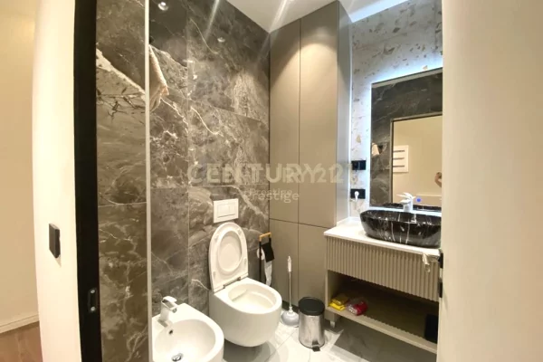 Shtepi me qera Apartament ne Tirane, 2+1, Mobilimi E mobiluar, Pagesa 1,500  Euro.