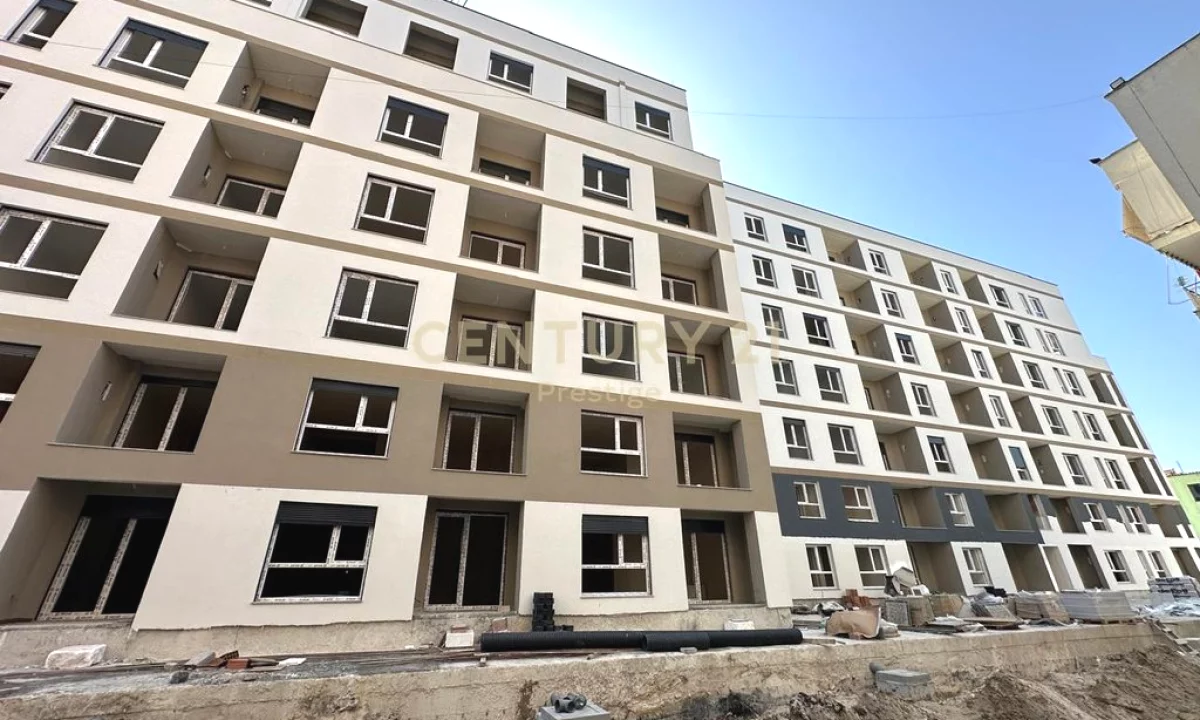 Appartamento in vendita a Durazzo 2+1, Vuoto