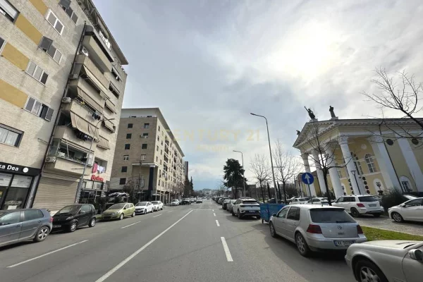 Shtepi ne shitje Apartament ne Tirane, 1+1, Mobilimi Bosh, pa mobiluar, Pagesa 128,000  Euro.
