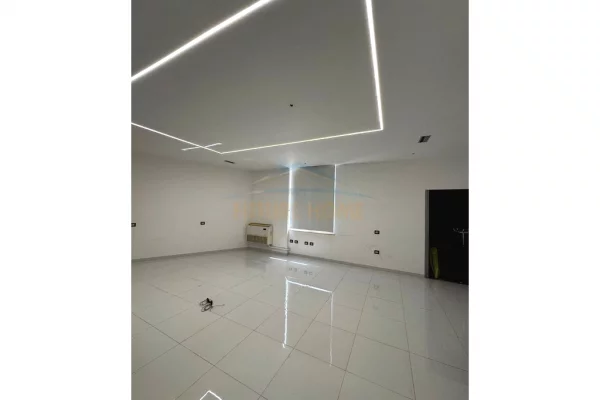 Ambient biznesi me qera 1+1 ne Tirane - 4,000 Euro