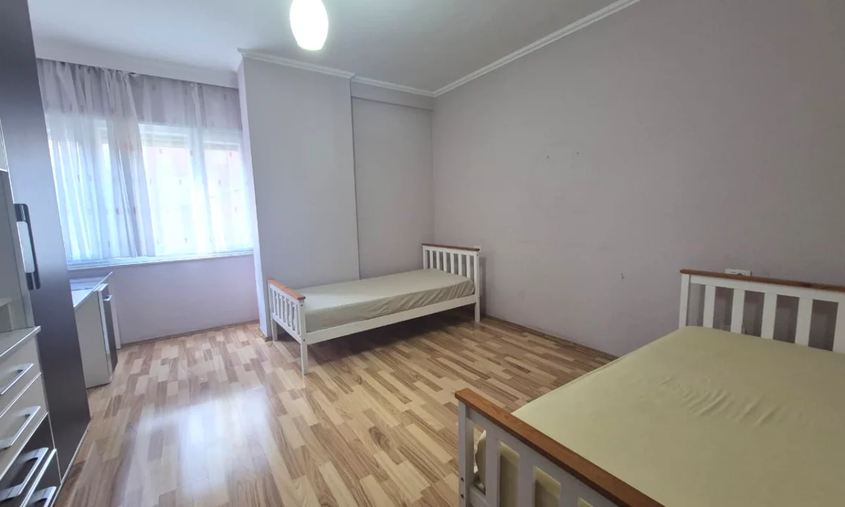 Shtepi me qera Apartament ne Tirane, 2+1, Mobilimi E mobiluar, Pagesa 600  Euro.