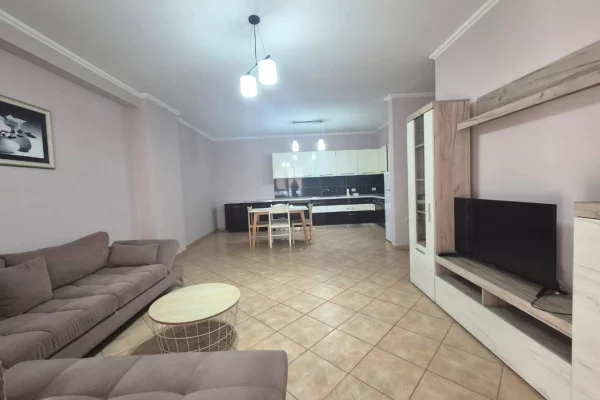 Shtepi me qera 2+1 ne Tirane - 600 Euro