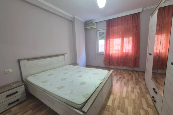 Shtepi me qera Apartament ne Tirane, 2+1, Mobilimi E mobiluar, Pagesa 600  Euro.
