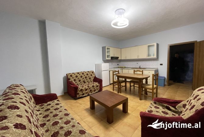 Shtepi me qera 1+1 ne Tirane - 450 Euro