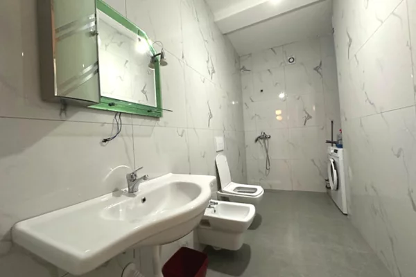 Shtepi ne shitje Apartament ne Tirane, 1+1, Mobilimi E mobiluar, Pagesa 140,000  Euro.