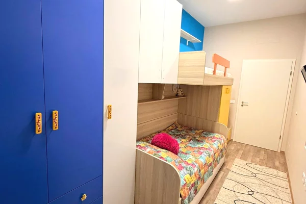 Shtepi me qera Apartament ne Tirane, 2+1, Mobilimi E mobiluar, Pagesa 600  Euro.