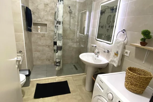 Shtepi me qera Apartament ne Tirane, 2+1, Mobilimi E mobiluar, Pagesa 600  Euro.