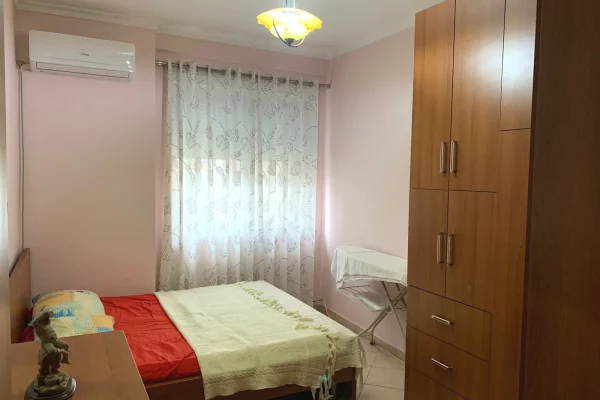 Shtepi me qera 2+1 ne Tirane - 55,000 Leke