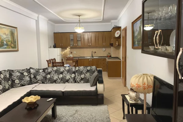 Shtepi me qera 2+1 ne Tirane - 55,000 Leke