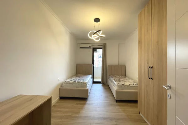 Shtepi me qera Apartament ne Tirane, 2+1, Mobilimi E mobiluar, Pagesa 800  Euro.