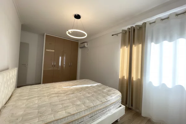 Shtepi me qera Apartament ne Tirane, 2+1, Mobilimi E mobiluar, Pagesa 800  Euro.