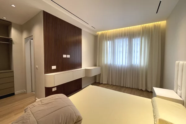 Appartamento in vendita a Tirana 2+1, Arredato