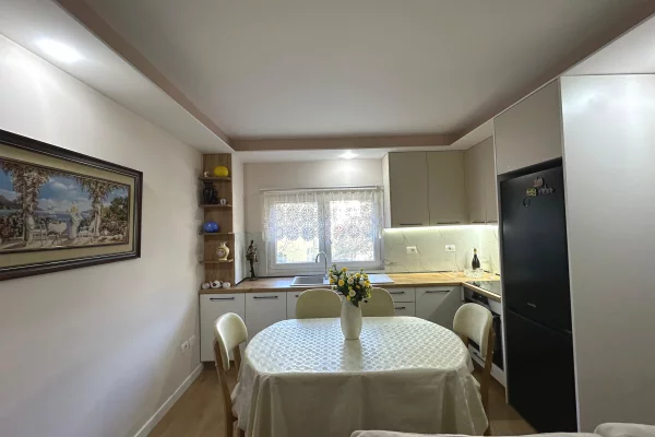 Shtepi me qera 1+1 ne Tirane - 800 Euro