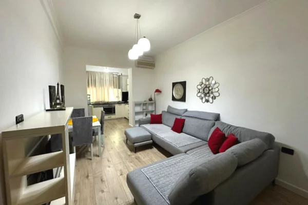 Shtepi me qera 1+1 ne Tirane - 630 Euro