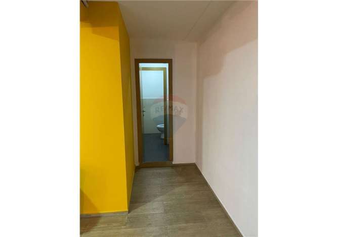 AMBIENT KOMERCIAL PER QIRA TE PAZARI I RI !