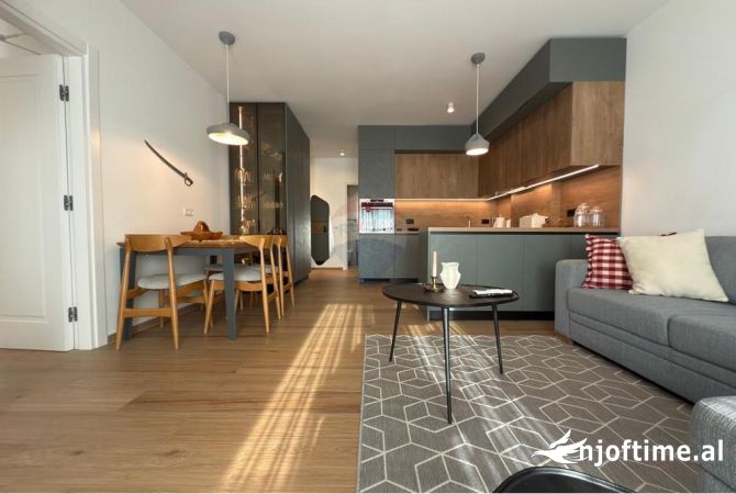 Shtepi me qera 2+1 ne Tirane - 1,100 Euro