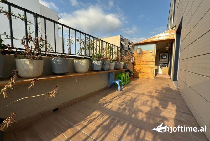 Shtepi me qera 2+1 ne Tirane - 1,100 Euro