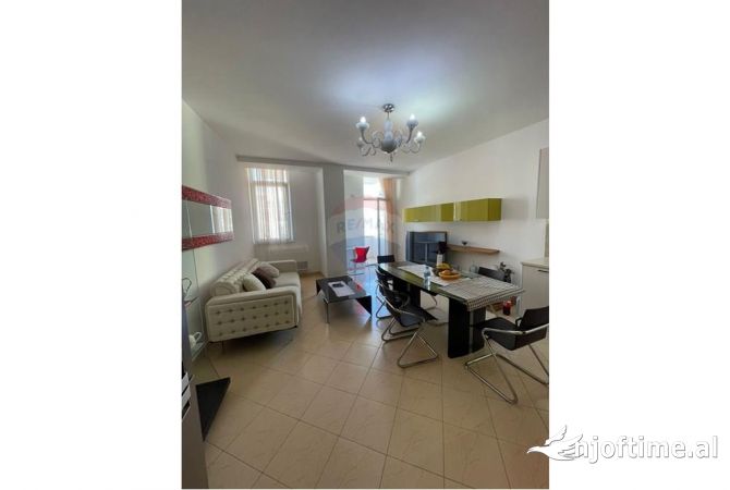 Shtepi ne shitje 2+1 ne Tirane - 150,000 Euro