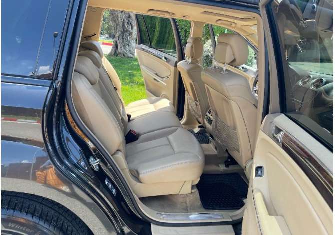Makina me qera SUV  7 vende Mercedes Benz GL Me Qera Duke Filluar Nga 65 euro dita.