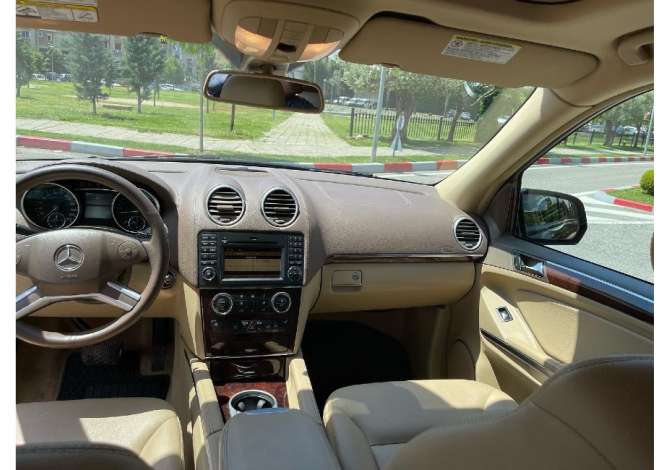 Makina me qera SUV  7 vende Mercedes Benz GL Me Qera Duke Filluar Nga 65 euro dita.