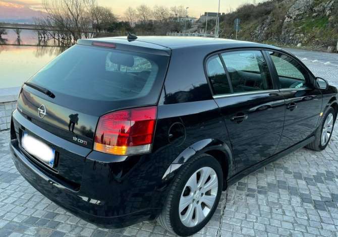 Jepet makina Opel signum me qera duke filluar nga 25 euro dita