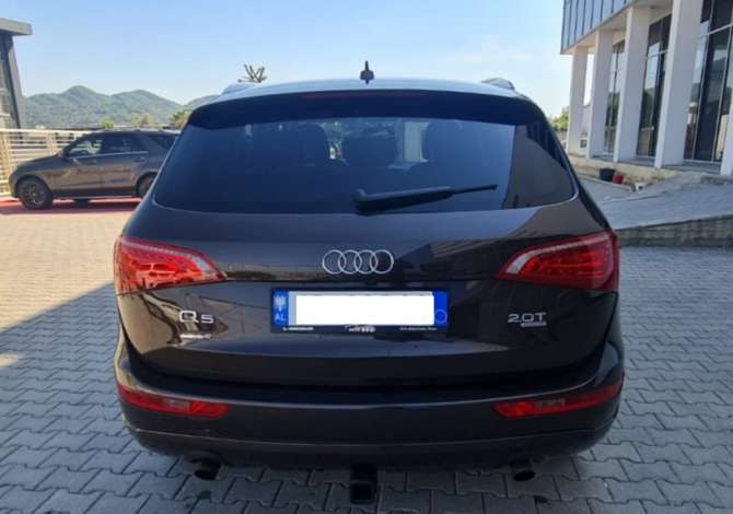 Jepet me qera fuoristrade AUDI Q5 2011