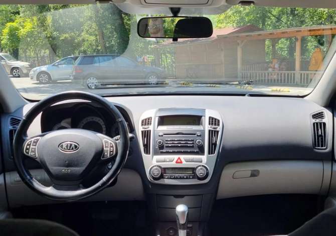 Jepet me qera makina KIA CEED 2010 duke filluar nga 35 euro