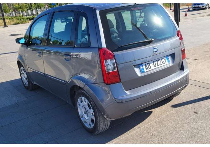 Jepet me qera makina FIAT IDEA 2006