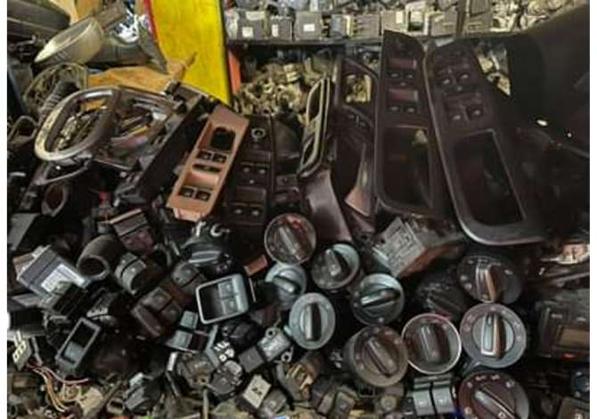 Servis Joeli ofron Pjese kembimi te reja dhe te perdorura  per te gjitha llojet e makinave