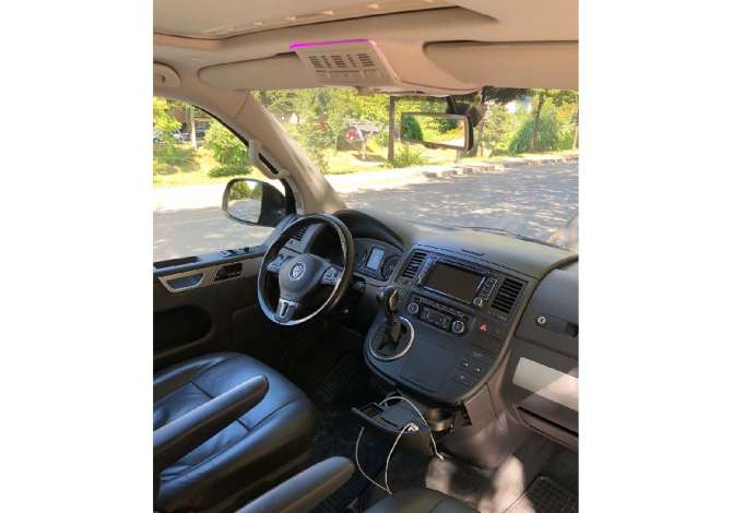 Jepet me qera Furgoni Volkswagen Multivan-T duke filluar nga 130 euro dita