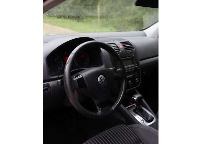 Jepet me qera Golf 5 duke filluar nga 35 euro dita